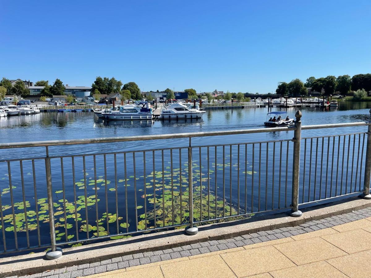 Five Bedroom Waterfront House Carrick-on-Shannon Exterior foto